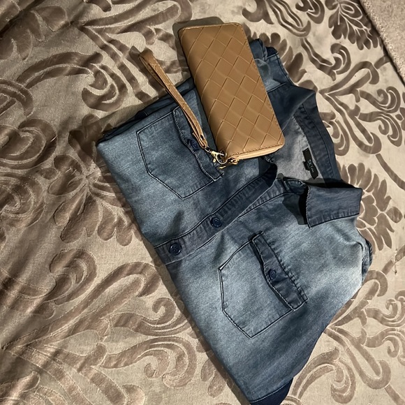 ~Denim Lapel Shacket w/Button Down Closure & Breasted Pockets~ - Picture 5 of 9